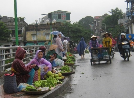 Nhịp sống dưới những cơn mưa dầm ở Huế - 18