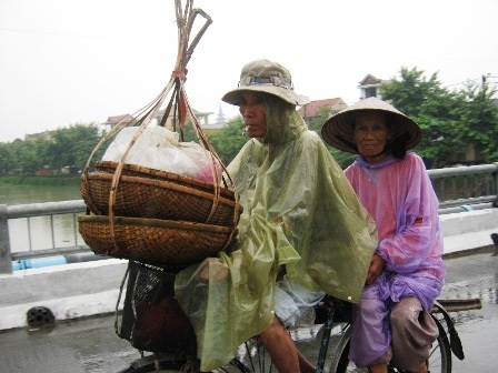 Nhịp sống dưới những cơn mưa dầm ở Huế - 3