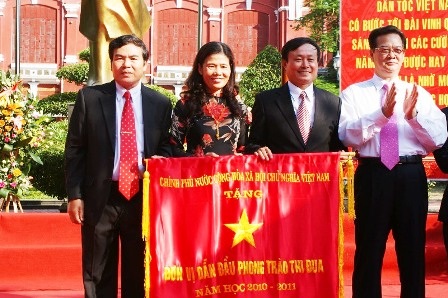 Thủ tướng dự lễ khai giảng tại Trường THPT chuyên Quốc học Huế  - 11