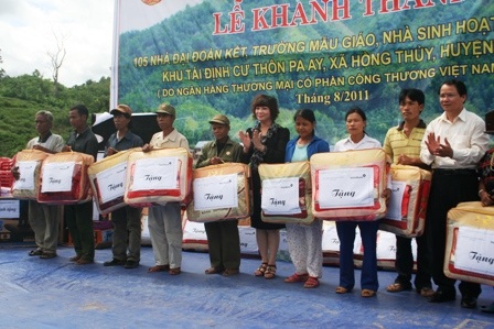 105 hộ dân bị lũ cuốn mất nhà đã có nơi ở mới - 1