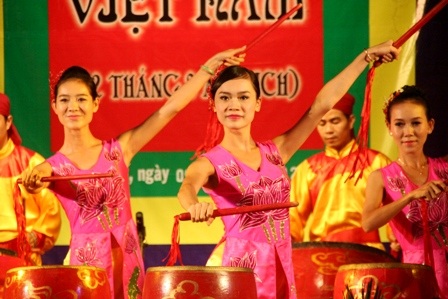 NSND Đàm Liên nén đau diễn tuồng - 11