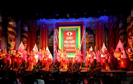 NSND Đàm Liên nén đau diễn tuồng - 12