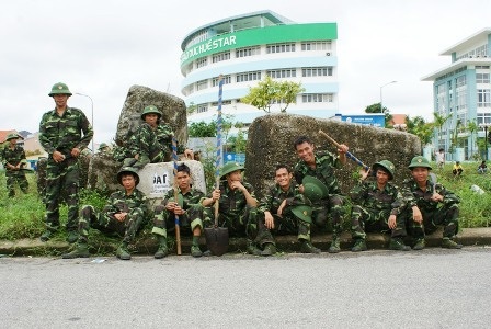 Huế: Lại ra quân tiêu diệt "kẻ xâm lấn" mai dương - 4