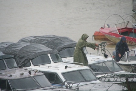 Miền Trung hối hả chạy bão - 30