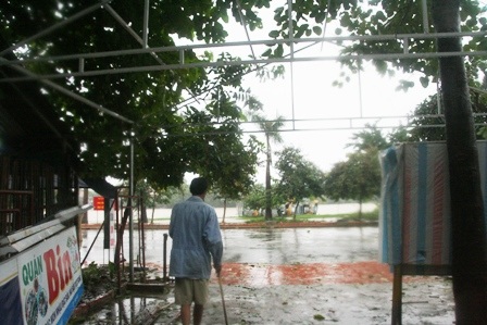 Miền Trung hối hả chạy bão - 31