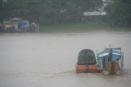 Miền Trung hối hả chạy bão - 33