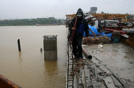 Cho 200 nghìn học sinh nghỉ học giúp cha mẹ “chạy” bão - 5