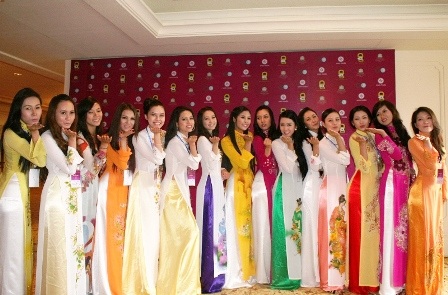 Top 20 Hoa hậu Việt Nam 2010 hội ngộ tại cố đô Huế - 3