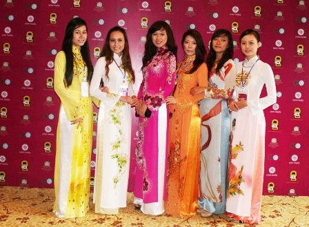 Top 20 Hoa hậu Việt Nam 2010 hội ngộ tại cố đô Huế - 4