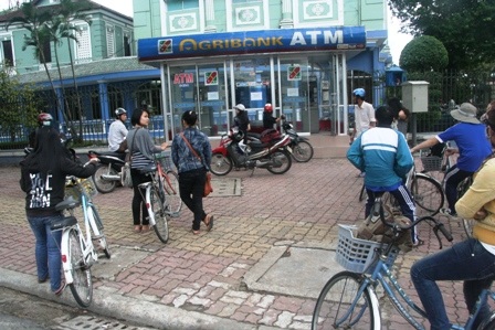 ATM của Agribank “chập chờn” đồng loạt - 1