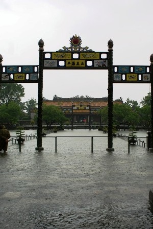 Cận cảnh Cố đô Huế ngập trong nước lớn - 1