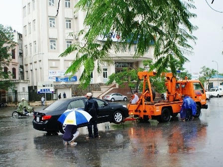 Cận cảnh Cố đô Huế ngập trong nước lớn - 2