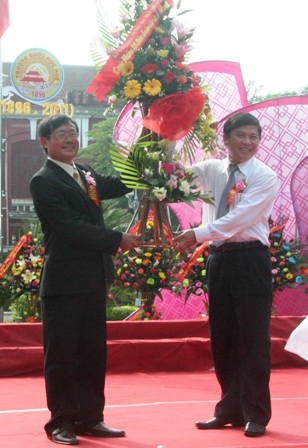 Sôi động lễ kỷ niệm 115 năm thành lập trường Quốc Học Huế - 5