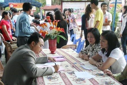 Sôi động lễ kỷ niệm 115 năm thành lập trường Quốc Học Huế - 9