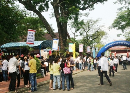 Sôi động lễ kỷ niệm 115 năm thành lập trường Quốc Học Huế - 6