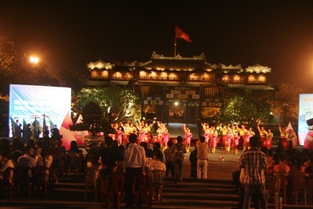 Cố đô Huế Huế ủng hộ vịnh Hạ Long - 3