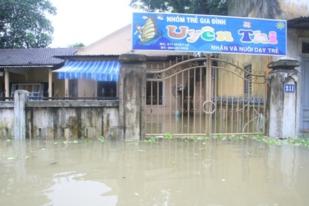 Lũ chia cắt toàn bộ thành phố Huế - 10