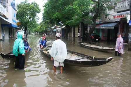 Lũ chia cắt toàn bộ thành phố Huế - 20