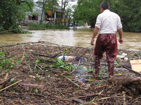 Đã có 20 người chết và mất tích vì mưa lũ ở Quảng Nam - 9 Đã có 20 người chết và mất tích vì mưa lũ ở Quảng Nam - 9