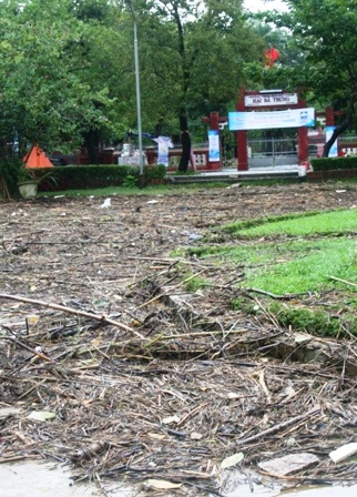 Mưa lũ miền Trung: 24 người chết và mất tích - 6