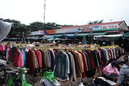 “Chợ trời” giá bình dân tại Huế - 6