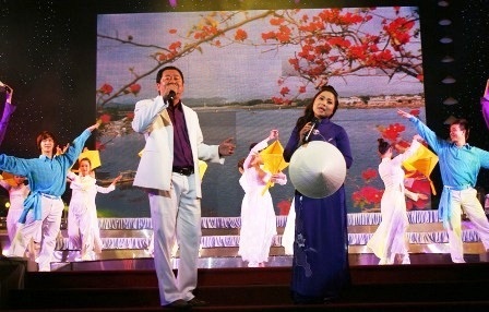 Ấn tượng đêm nhạc “Tình Huế” chào mừng năm du lịch quốc gia  - 2