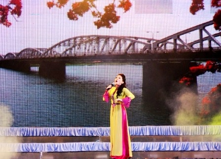 Ấn tượng đêm nhạc “Tình Huế” chào mừng năm du lịch quốc gia  - 7