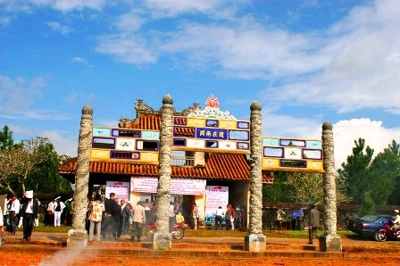 Trùng tu hoàn chỉnh cổng chính của Văn Miếu Huế - 2