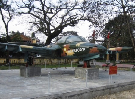 Tiếp nhận 2 máy bay chiến đấu trong kháng chiến chống Mỹ - 2 Tiếp nhận 2 máy bay chiến đấu trong kháng chiến chống Mỹ - 2