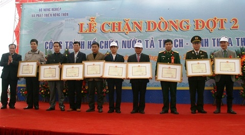 Chặn dòng chính thức hồ chứa nước lớn thứ 2 Bắc Trung Bộ - 3