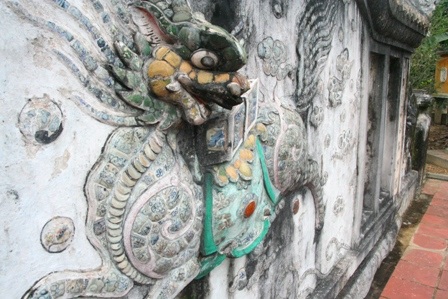 Dạo quanh những bức bình phong rồng độc đáo xứ Huế  - 8