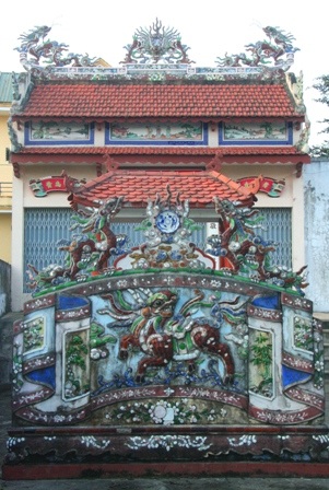 Dạo quanh những bức bình phong rồng độc đáo xứ Huế  - 10