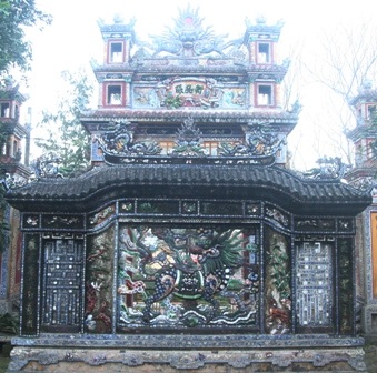 Dạo quanh những bức bình phong rồng độc đáo xứ Huế  - 17