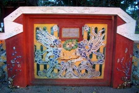 Dạo quanh những bức bình phong rồng độc đáo xứ Huế  - 13