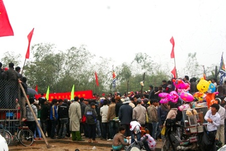 Về làng Sình xem vật cổ truyền - 2