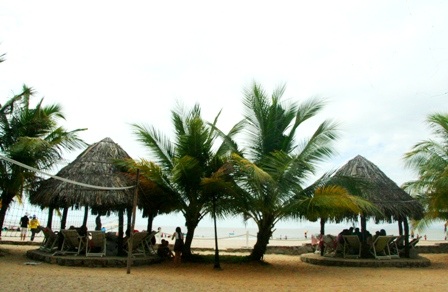 Hàng vạn người đổ về biển Long Hải đầu năm rồng - 7