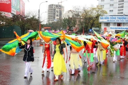 Khai hội Năm Du lịch quốc gia duyên hải Bắc Trung Bộ - Huế 2012 - 7 Khai hội Năm Du lịch quốc gia duyên hải Bắc Trung Bộ - Huế 2012 - 7
