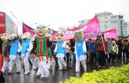Khai hội Năm Du lịch quốc gia duyên hải Bắc Trung Bộ - Huế 2012 - 9 Khai hội Năm Du lịch quốc gia duyên hải Bắc Trung Bộ - Huế 2012 - 9