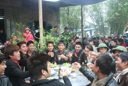 Hơn 10.000 người về dự hội đua trải truyền thống Hương Thủy - 17