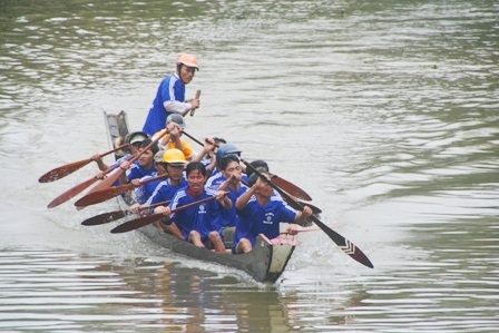 Hơn 10.000 người về dự hội đua trải truyền thống Hương Thủy - 23