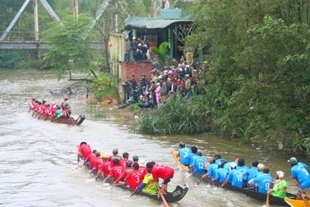 Hơn 10.000 người về dự hội đua trải truyền thống Hương Thủy - 25