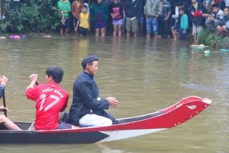 Hơn 10.000 người về dự hội đua trải truyền thống Hương Thủy - 3