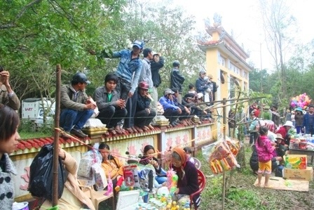 Hơn 10.000 người về dự hội đua trải truyền thống Hương Thủy - 15