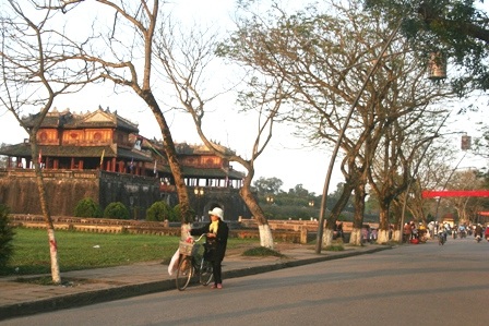 Ngắm nắng về ấm áp trên phố phường sau 3 tháng giá lạnh - 5