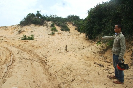 Ồ ạt trộm cát, xâm hại vịnh đẹp thế giới - 1