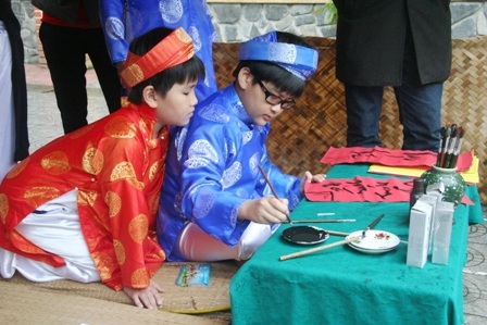 Phiên chợ quê xưa 3 miền đầy hấp dẫn của HS cấp 1 - 2