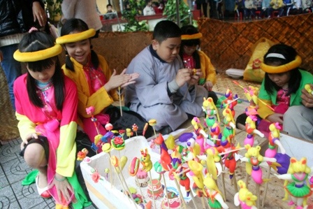 Phiên chợ quê xưa 3 miền đầy hấp dẫn của HS cấp 1 - 3