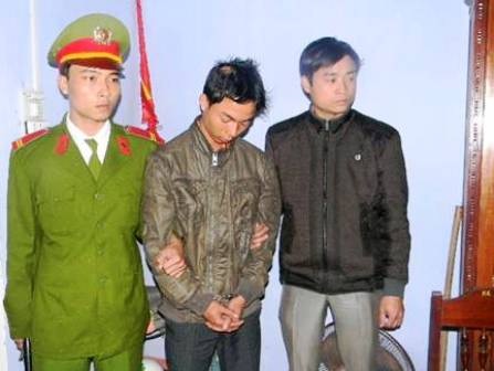 Khởi tố đối tượng khống chế nữ sinh vào rừng để hiếp dâm - 1 Khởi tố đối tượng khống chế nữ sinh vào rừng để hiếp dâm - 1