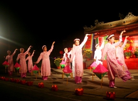 Đêm thơ nguyên tiêu “Âm vọng thời gian” - 1 Đêm thơ nguyên tiêu “Âm vọng thời gian” - 1