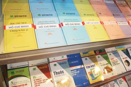 Trang bị 1,5 triệu bản sách để nâng cao năng lực cán bộ